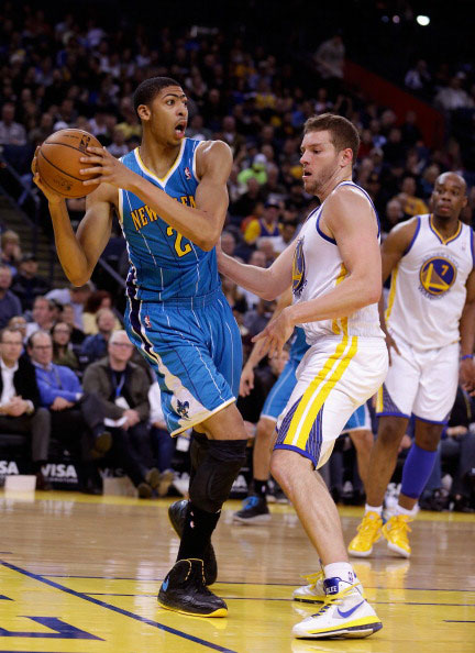 阿联酋裁判奥马尔将执法国足客战沙特，国足在他执法下全胜.