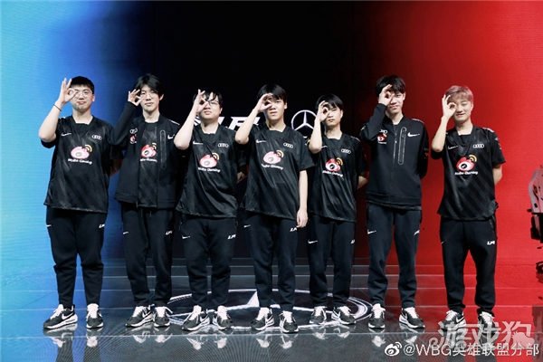 不屈不挠的 不屈不挠的