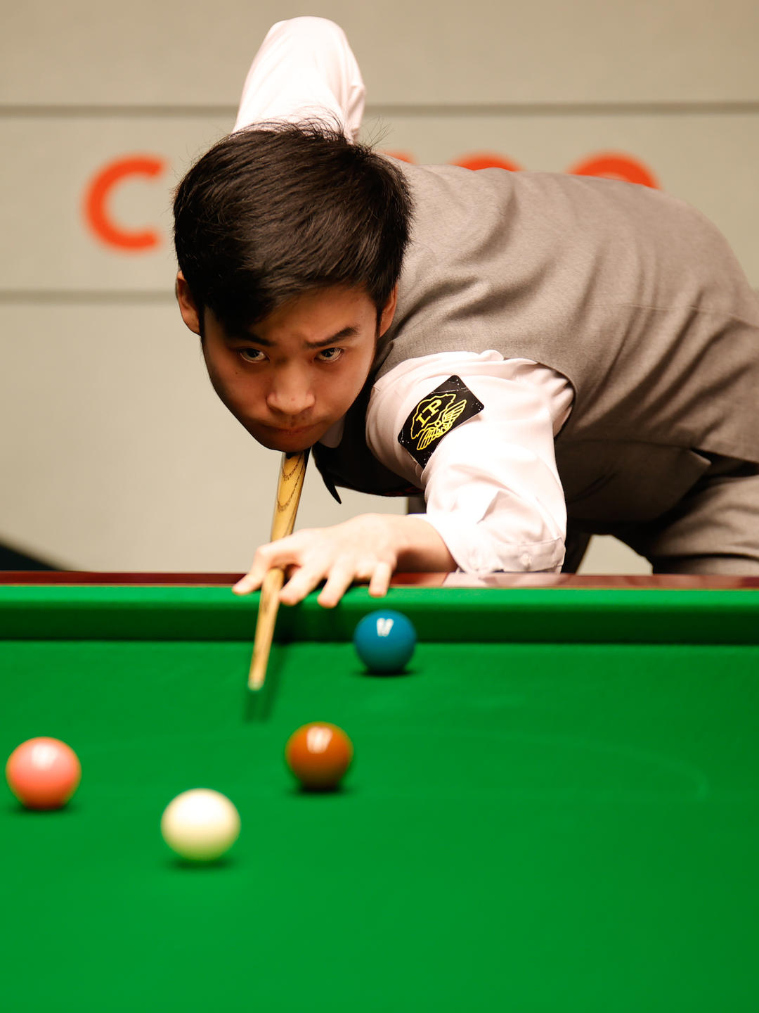 持如此高昂 持如此高昂