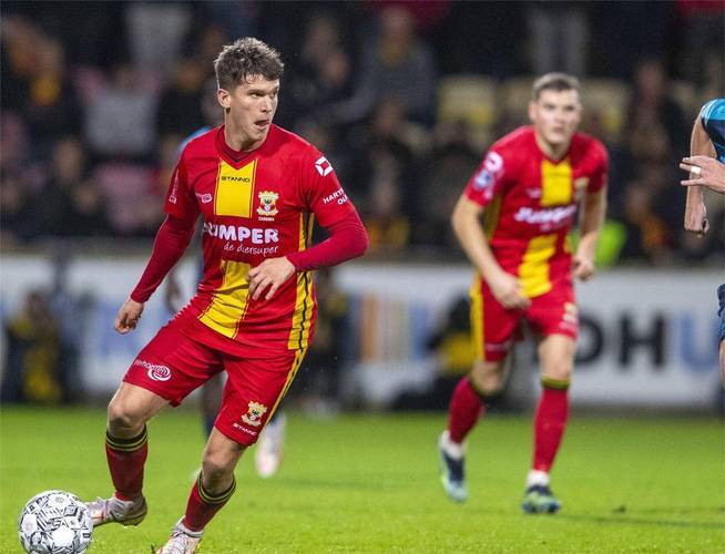 【NFL动态】红雀跑卫迈克尔-卡特为队友凯勒-穆雷的职业态度辩护