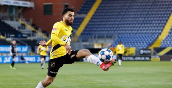 中超战栗吧！海港官宣23岁黑又硬，球迷：亚冠表